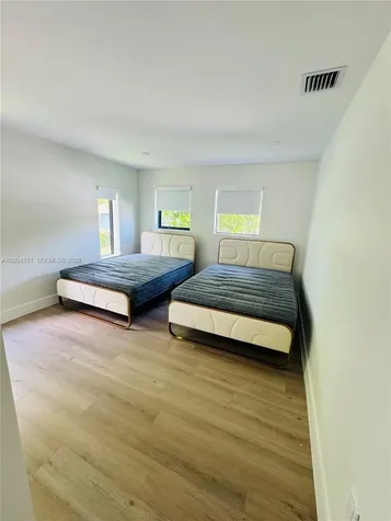 905 SW 13th Court Miami FL 33135