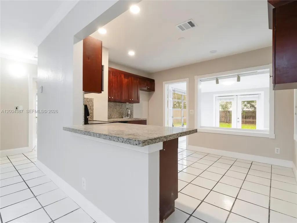 1125 NE 10th Avenue Fort Lauderdale FL 33304