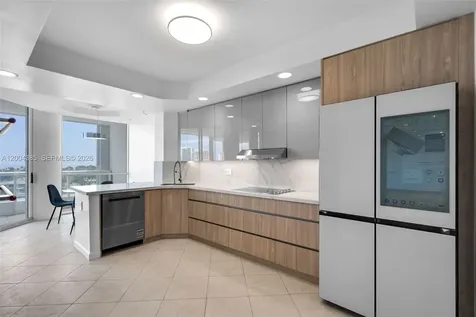 21150 E Point Place Aventura FL 33180