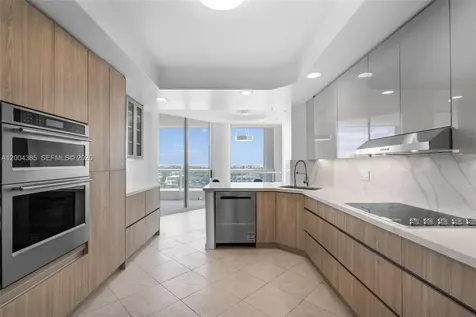 21150 E Point Place Aventura FL 33180