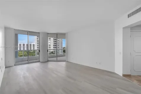 21150 E Point Place Aventura FL 33180