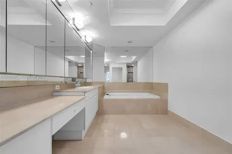 21150 E Point Place Aventura FL 33180