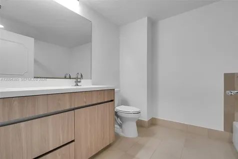 21150 E Point Place Aventura FL 33180