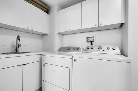 21150 E Point Place Aventura FL 33180