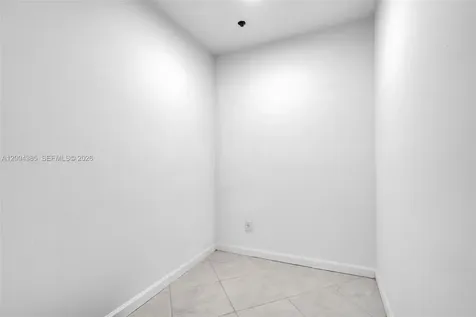 21150 E Point Place Aventura FL 33180