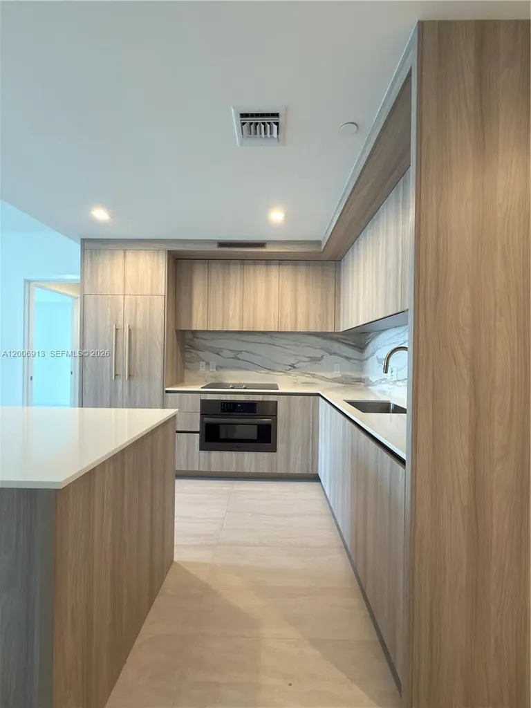 77 SE 5th Street Miami FL 33131