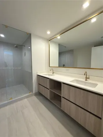 77 SE 5th Street Miami FL 33131