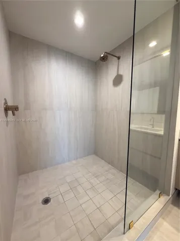 77 SE 5th Street Miami FL 33131