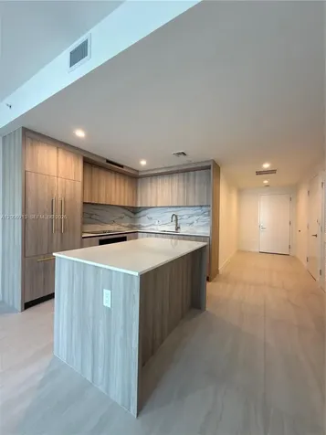 77 SE 5th Street Miami FL 33131