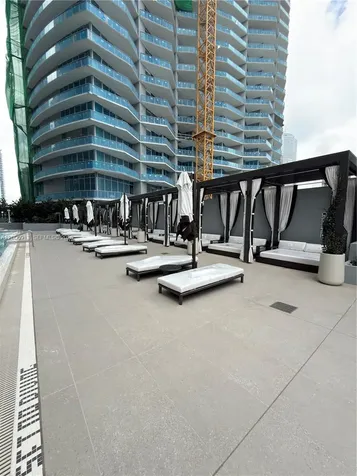 77 SE 5th Street Miami FL 33131