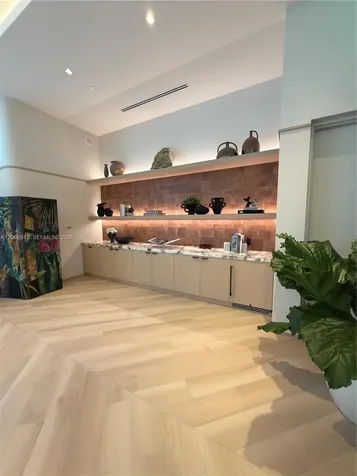 77 SE 5th Street Miami FL 33131