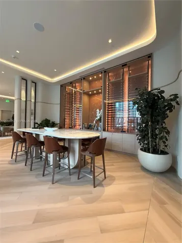 77 SE 5th Street Miami FL 33131