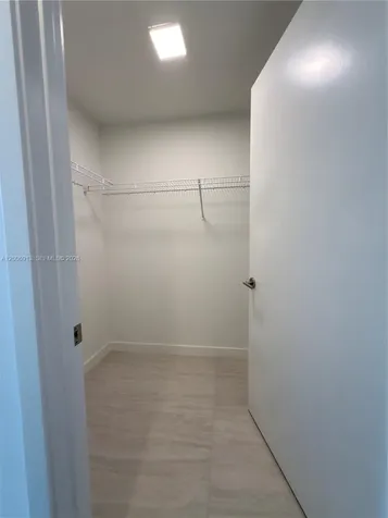 77 SE 5th Street Miami FL 33131