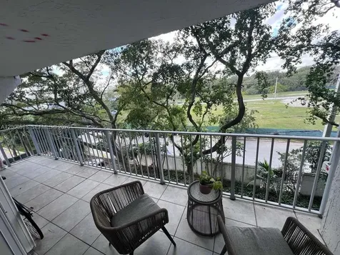 Miami FL 33138