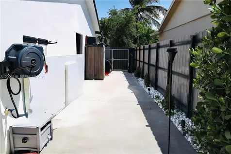 13201 SW 276th Terrace Homestead FL 33032