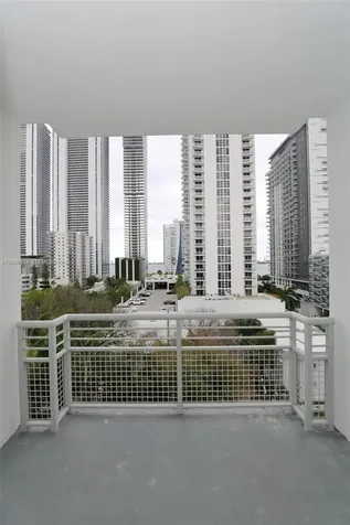 2200 NE 4th Avenue Miami FL 33137
