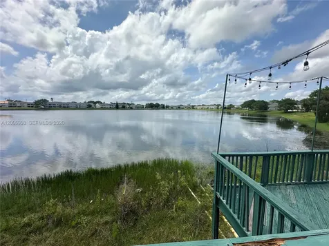 3461 NW 44th Street Oakland Park FL 33309