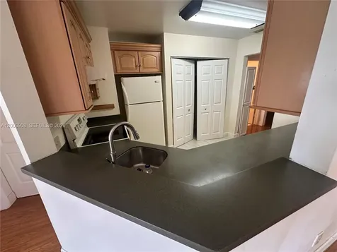3461 NW 44th Street Oakland Park FL 33309