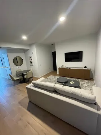 398 NE 5th Street Miami FL 33132