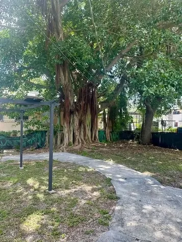 1884 NW 52nd Street Miami FL 33142