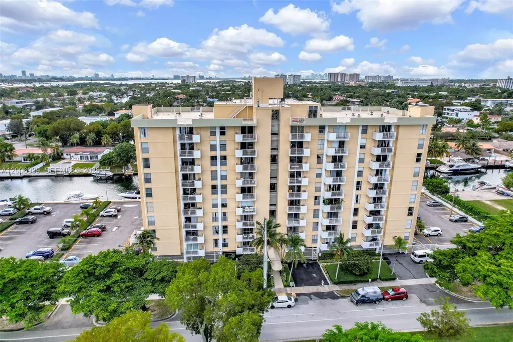 2000 NE 135th Street North Miami FL 33181