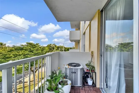 2000 NE 135th Street North Miami FL 33181