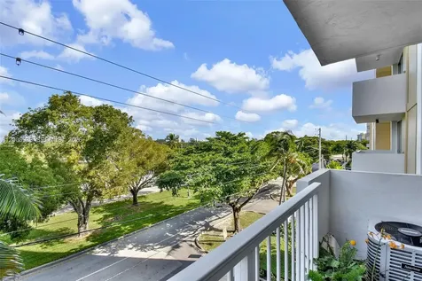 2000 NE 135th Street North Miami FL 33181