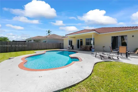 595 SE 30th Drive Homestead FL 33033