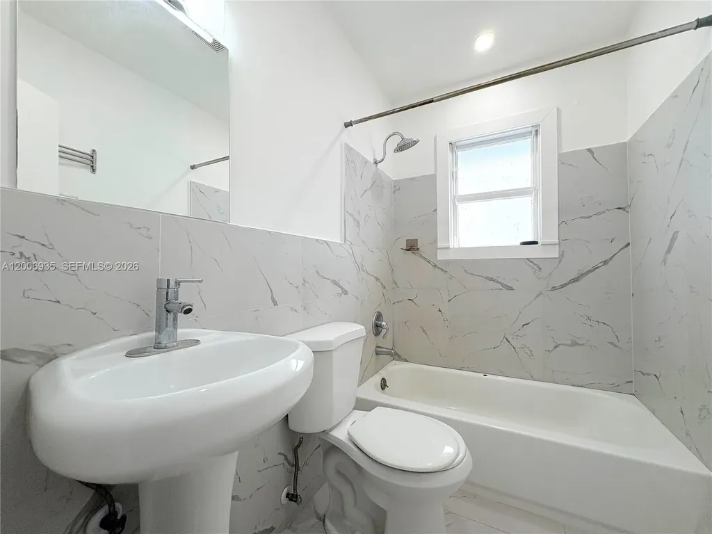 1815 Mckinley Street Hollywood FL 33020