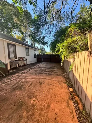 18 NW 57th Street Miami FL 33127