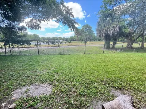 8060 Fairview Drive Tamarac FL 33321