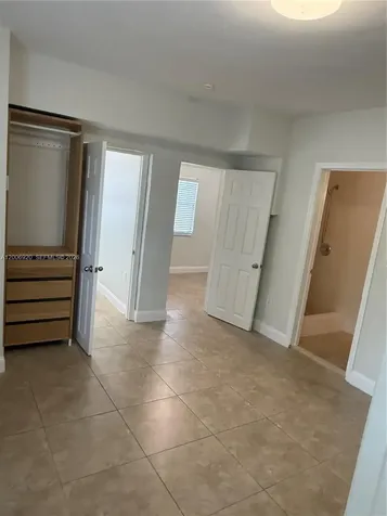 2816 Pine Tree Drive Miami Beach FL 33140