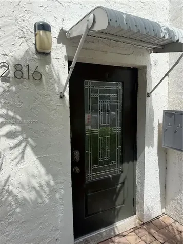 2816 Pine Tree Drive Miami Beach FL 33140