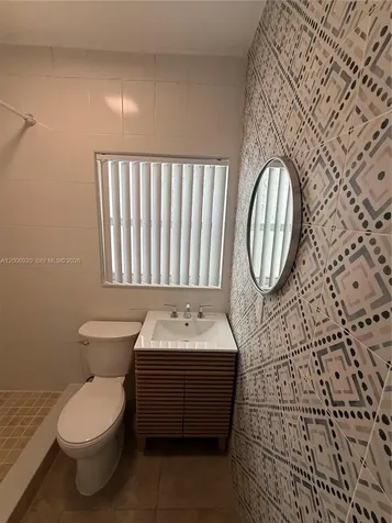 2816 Pine Tree Drive Miami Beach FL 33140