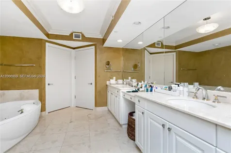 20201 E Country Club Drive Aventura FL 33180