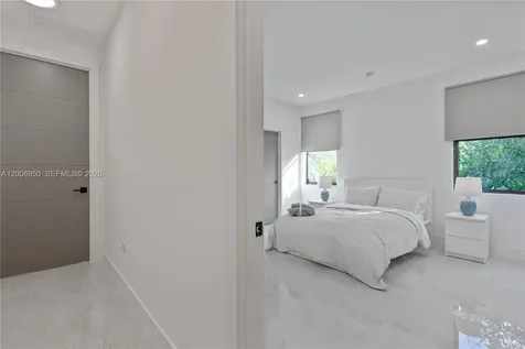 2889 SW 33rd Avenue Miami FL 33133