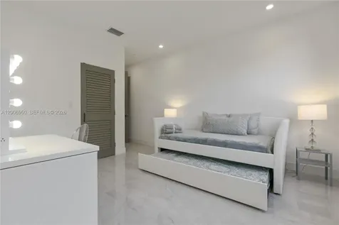 2889 SW 33rd Avenue Miami FL 33133