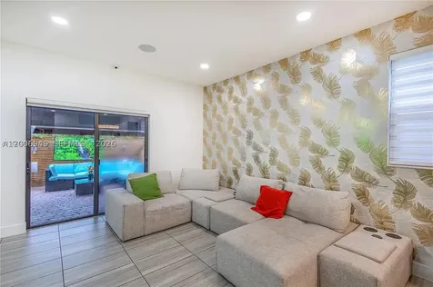8805 NW 103rd Place Doral FL 33178