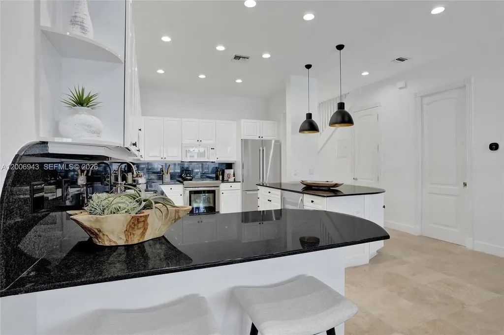 2739 NE 15th Street Fort Lauderdale FL 33304