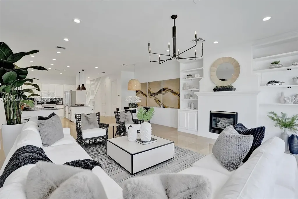 2739 NE 15th Street Fort Lauderdale FL 33304