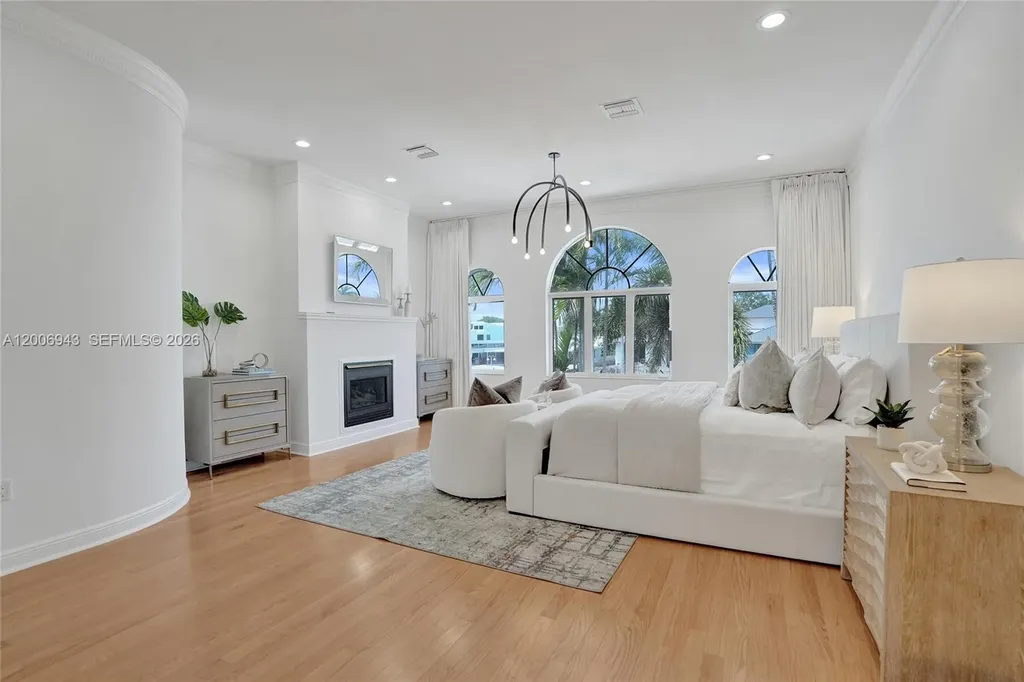 2739 NE 15th Street Fort Lauderdale FL 33304