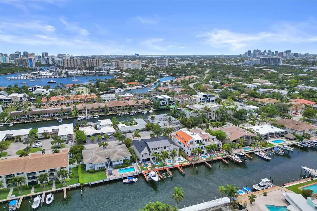2739 NE 15th Street Fort Lauderdale FL 33304