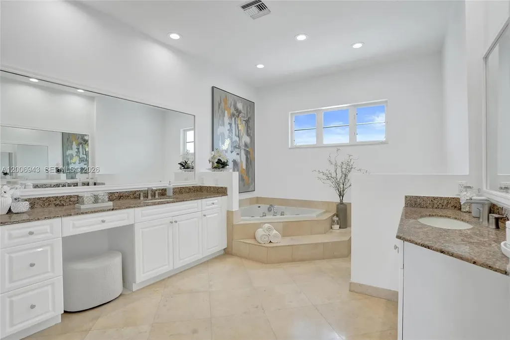 2739 NE 15th Street Fort Lauderdale FL 33304