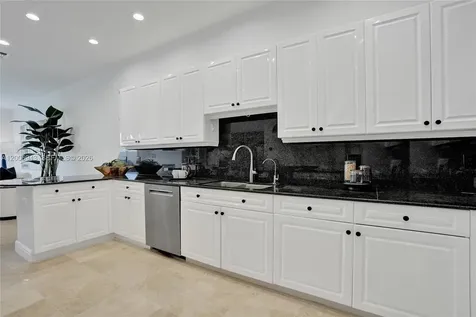 2739 NE 15th Street Fort Lauderdale FL 33304