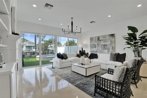 2739 NE 15th Street Fort Lauderdale FL 33304