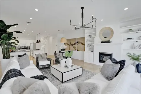 2739 NE 15th Street Fort Lauderdale FL 33304