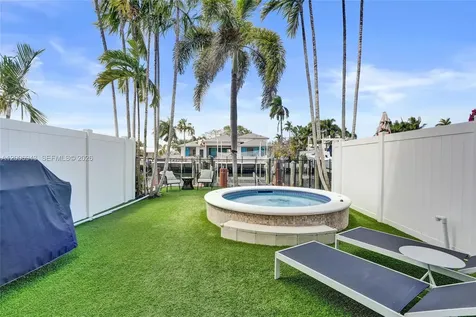 2739 NE 15th Street Fort Lauderdale FL 33304