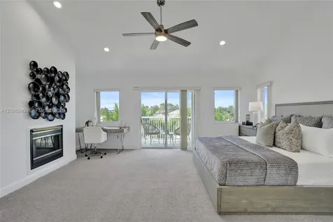2739 NE 15th Street Fort Lauderdale FL 33304
