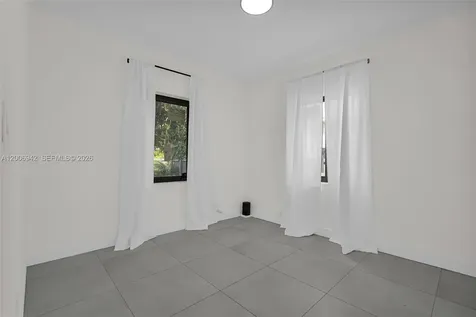 335 W 60th Street Hialeah FL 33012