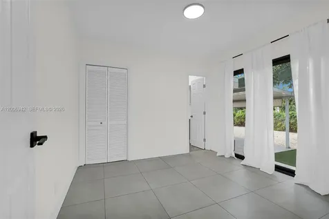 335 W 60th Street Hialeah FL 33012